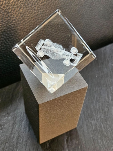 Sauber 3D-Lasergravur Kristallglasblock mit Formel-1-Auto